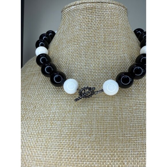 Black & White Glass Beaded Necklace With Toggle Clasp - Picture 3 of 10